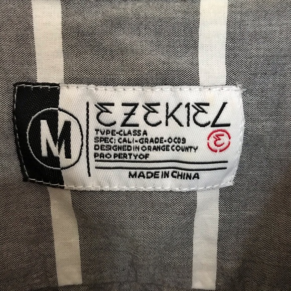 Ezekiel button up - Picture 3 of 3